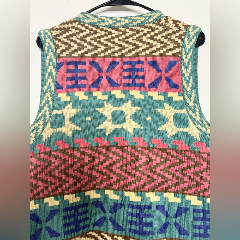 Koret Multicolor Patterned Vest - Picture 7 of 7